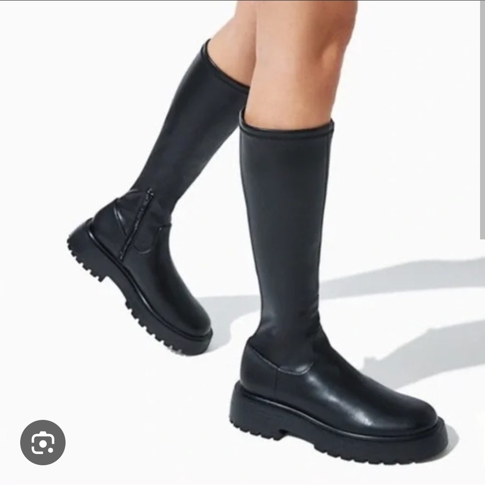 Black Women's Boots - Picture 2 of 3